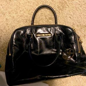 Michael Kors black bag three zippers excellent condition